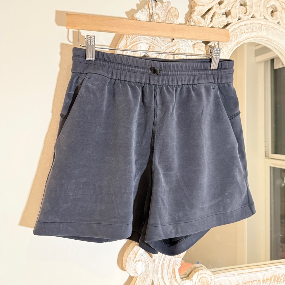 Lululemon gray shorts